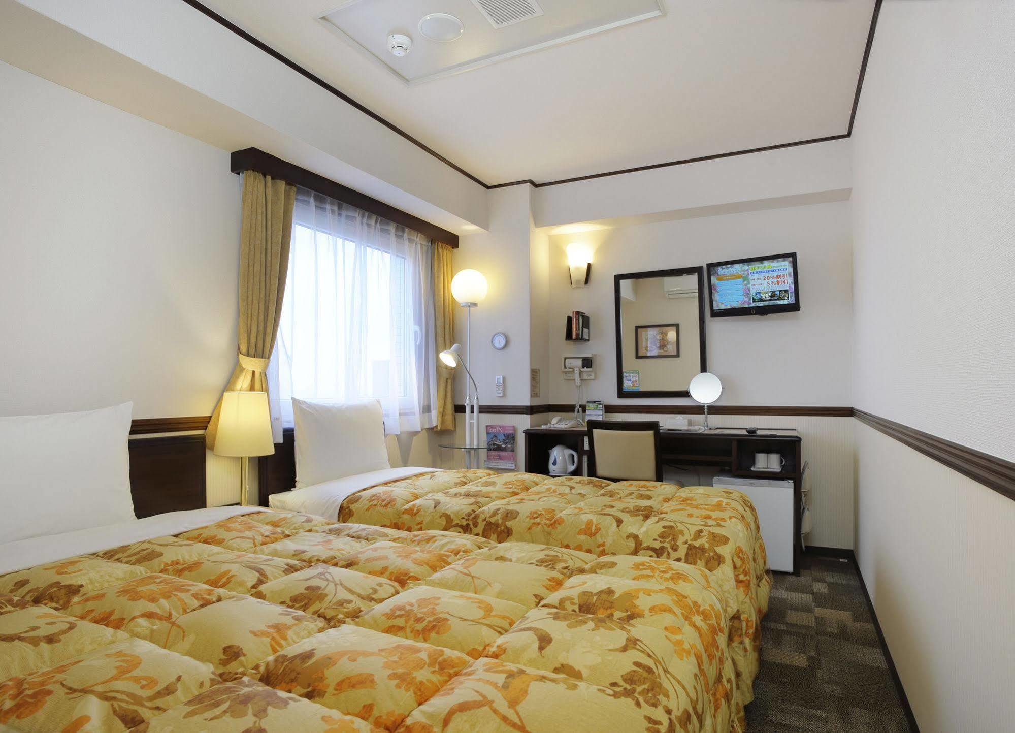 Toyoko Inn Kofu-Eki Minami-Guchi No.1 Dış mekan fotoğraf